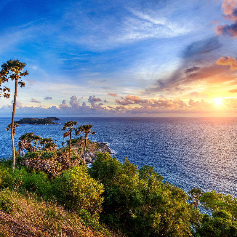 ทัวร์ภูเก็ต แหลมพรหมเทพ จุดชมวิวสามอ่าว หาดไม้ขาว 4 วัน 2 คืน (Van)