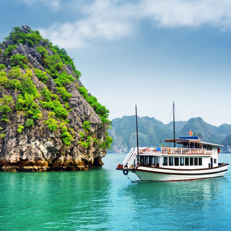 ทัวร์เวียดนามเหนือ ชมถ้ำนางฟ้า สัมผัสมรดกโลก ณ อ่าวฮาลอง 3 วัน 2 คืน (TG)