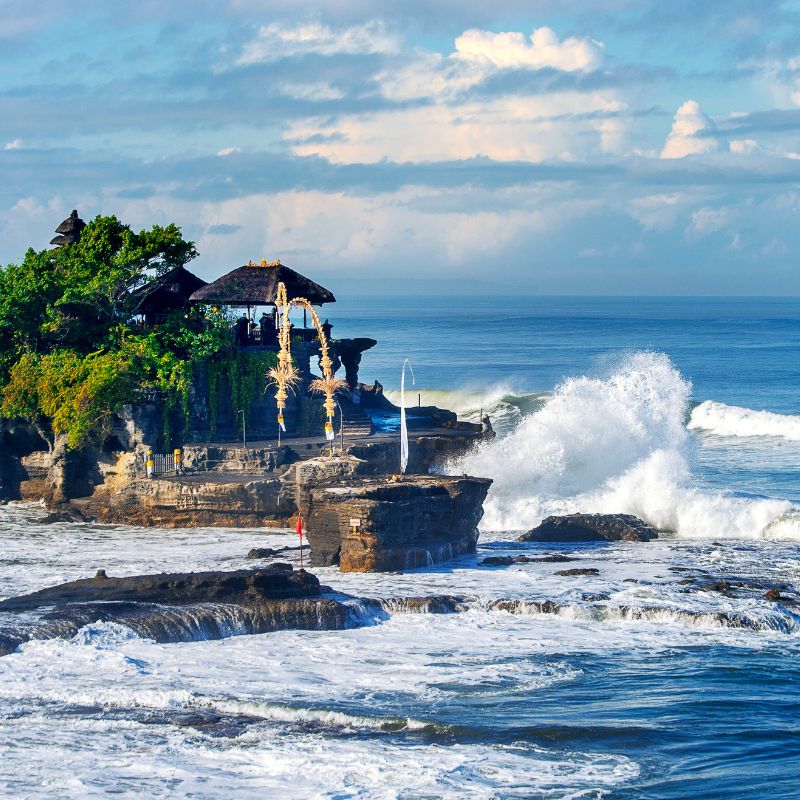 โปรแกรมทัวร์อินโดนีเซีย บาหลี เลมปูยางค์ หาดจิมบารัน 4 วัน 3 คืน (SL)